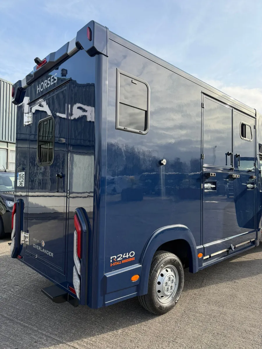 2 Stall HorseBox - Image 2