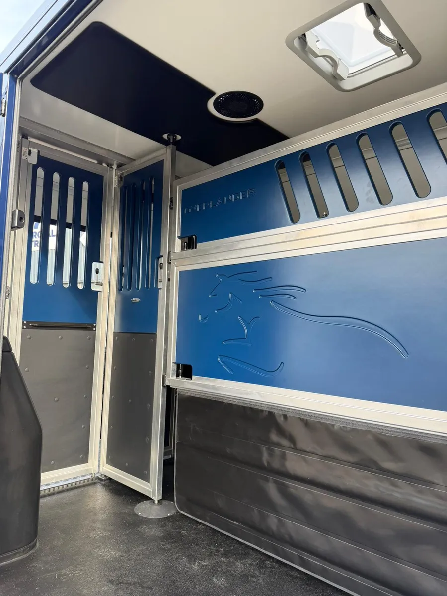 2 Stall HorseBox - Image 4