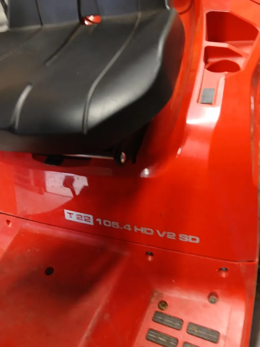 Alko Solo T22 Premium Ride-on Mower - Image 1