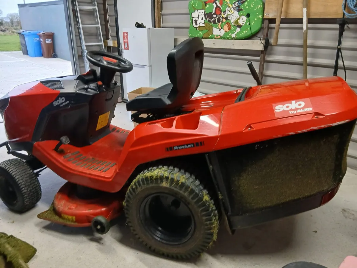 Alko Solo T22 Premium Ride-on Mower - Image 4