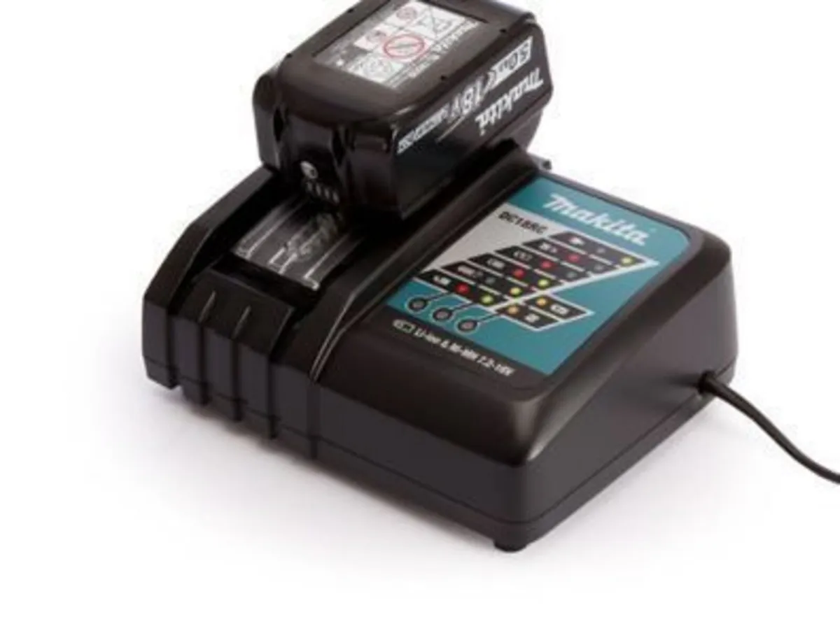 Makita 18V BL1850B 5.0Ah Battery & DC18RC Set