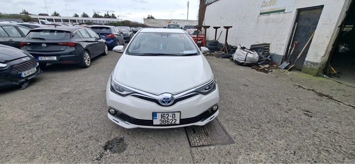16 Auris…Hybrid - Image 1