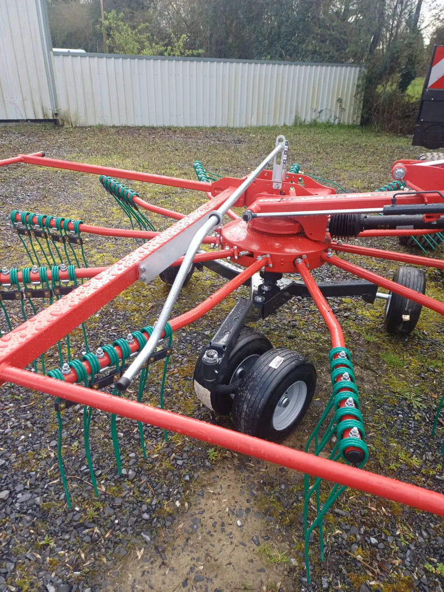 Kverneland 9472C  Twin Rotor Rake - Image 4
