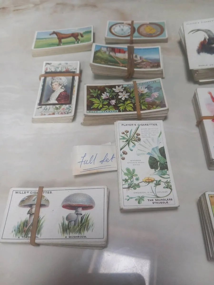 Large collection of cig cards, D18 post 7e - Image 2