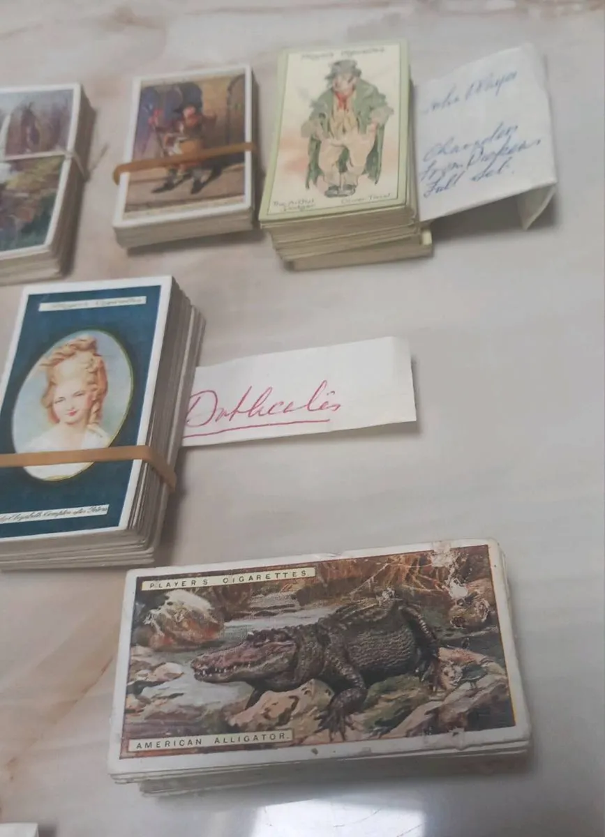 Large collection of cig cards, D18 post 7e - Image 4
