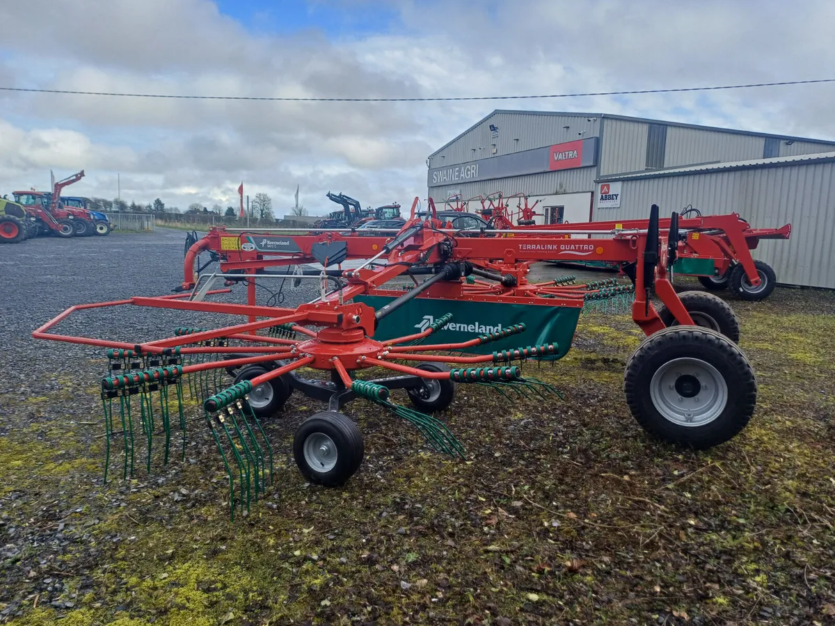 Kverneland 9472C  Twin Rotor Rake - Image 1