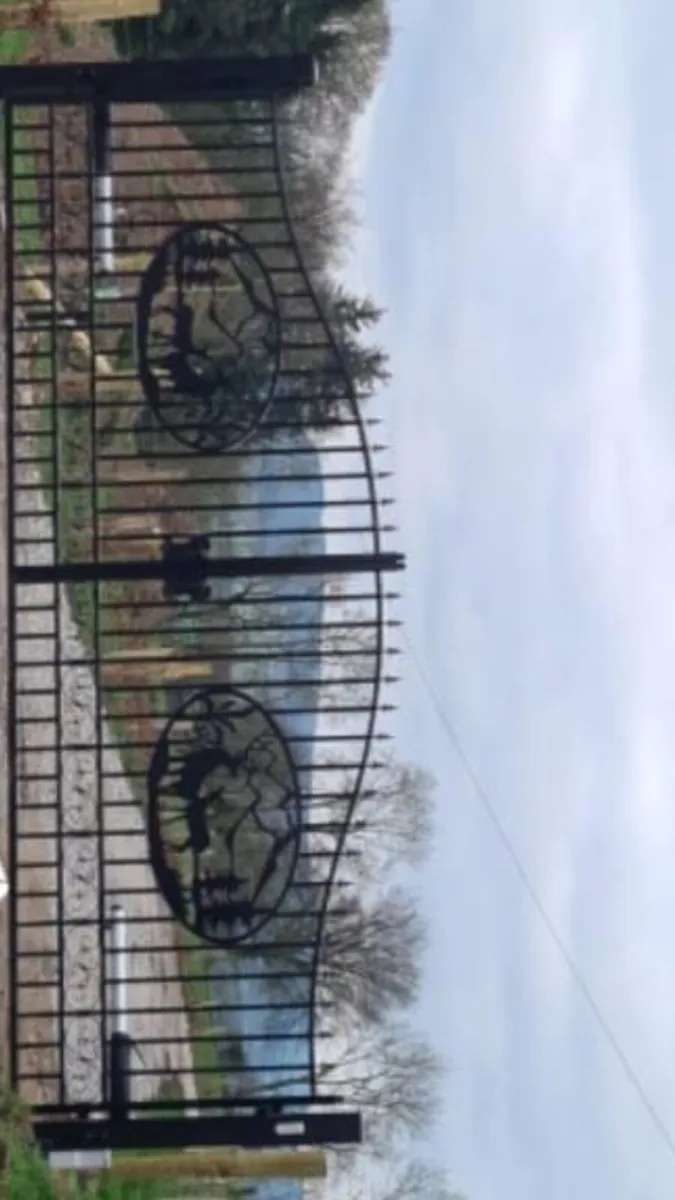 Entrance gates - Image 1