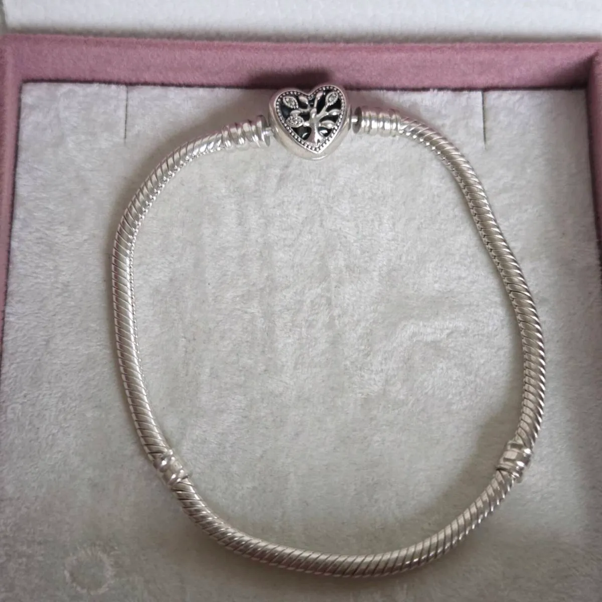 Pandora bracelet claps heart family tree - Image 1