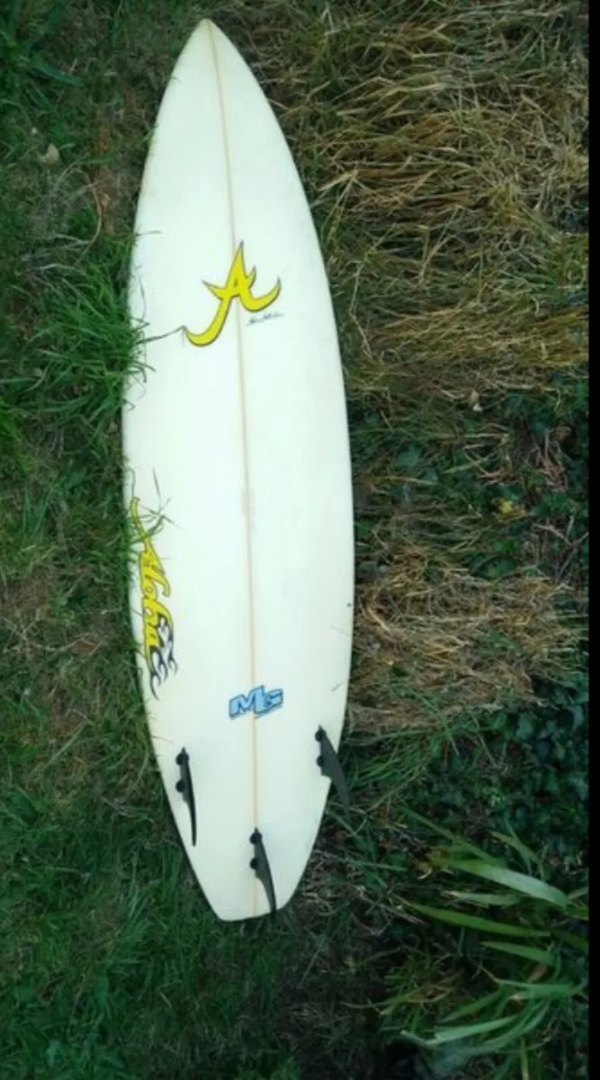 Surfboard & Padded surfboard bag - Image 2