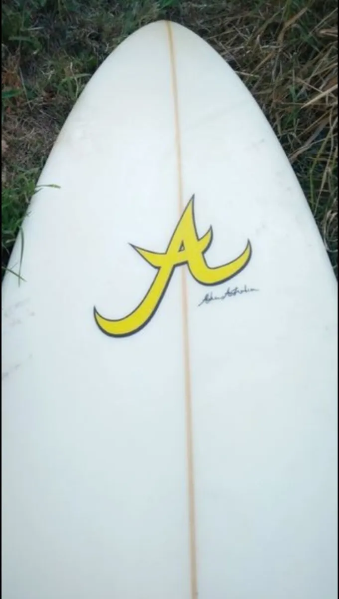 Surfboard & Padded surfboard bag - Image 4