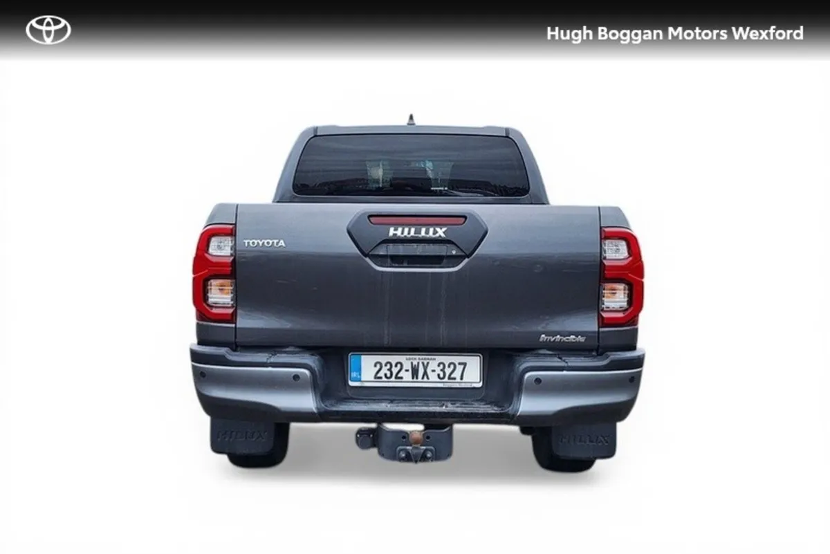Toyota Hilux 2.8 INVINCIBLE - Image 4