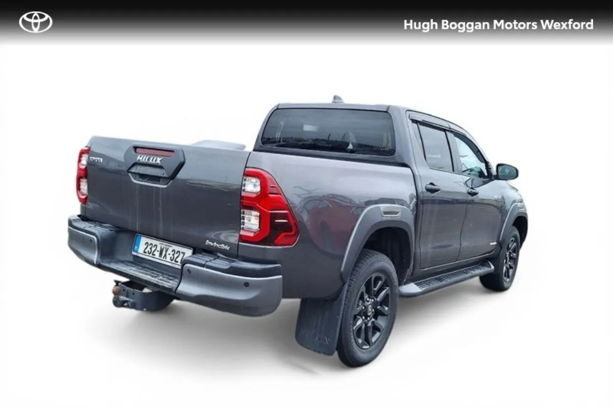 Toyota Hilux 2.8 INVINCIBLE - Image 2