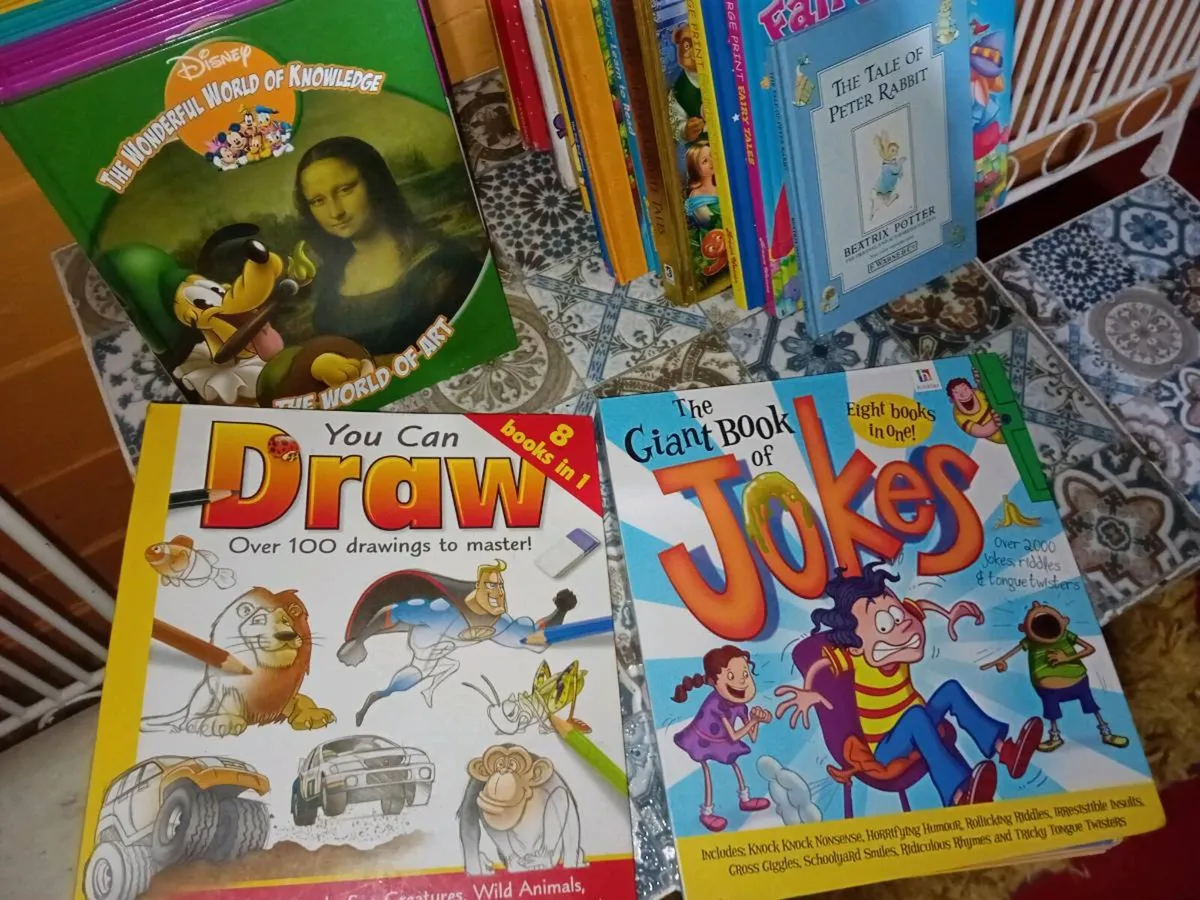 Extensive child's Library - Image 4