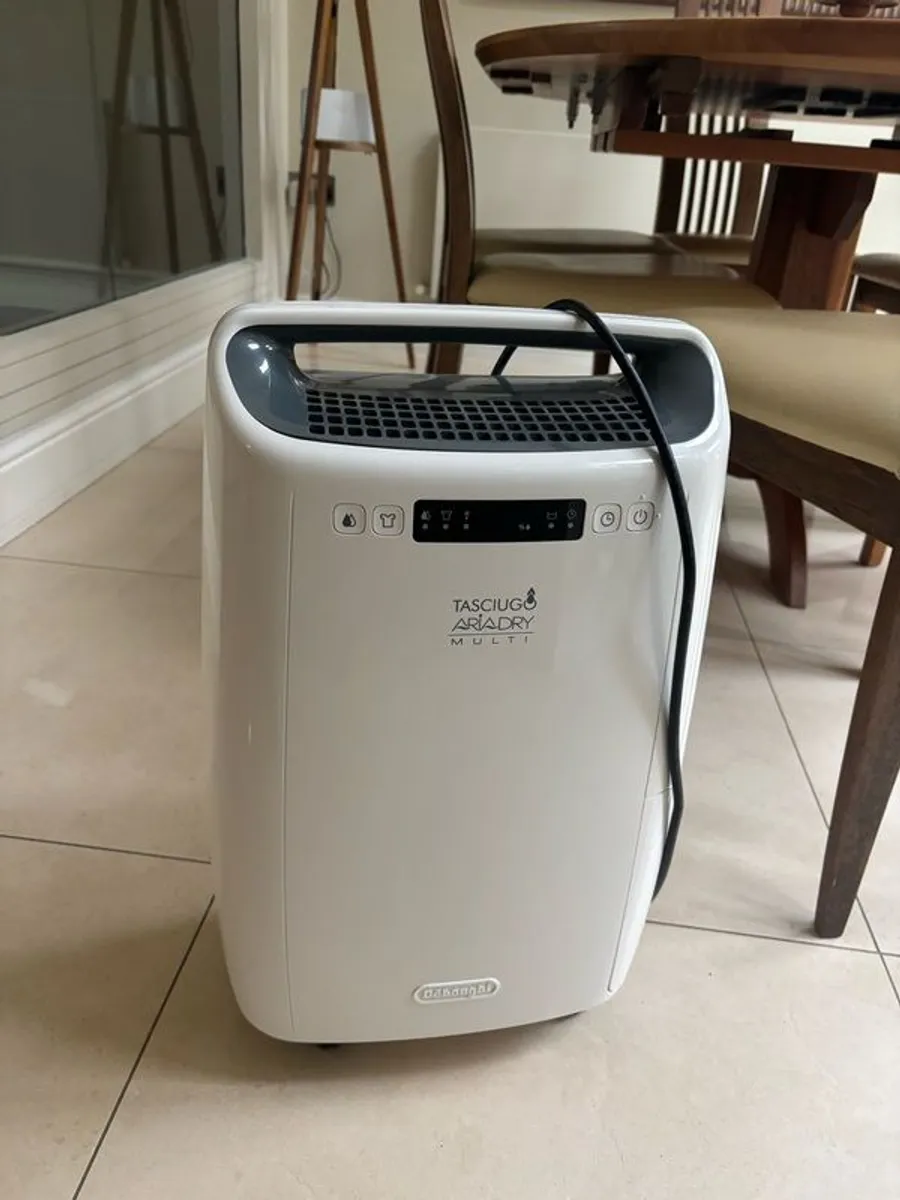 delonghi dehumidifier almost new - Image 1