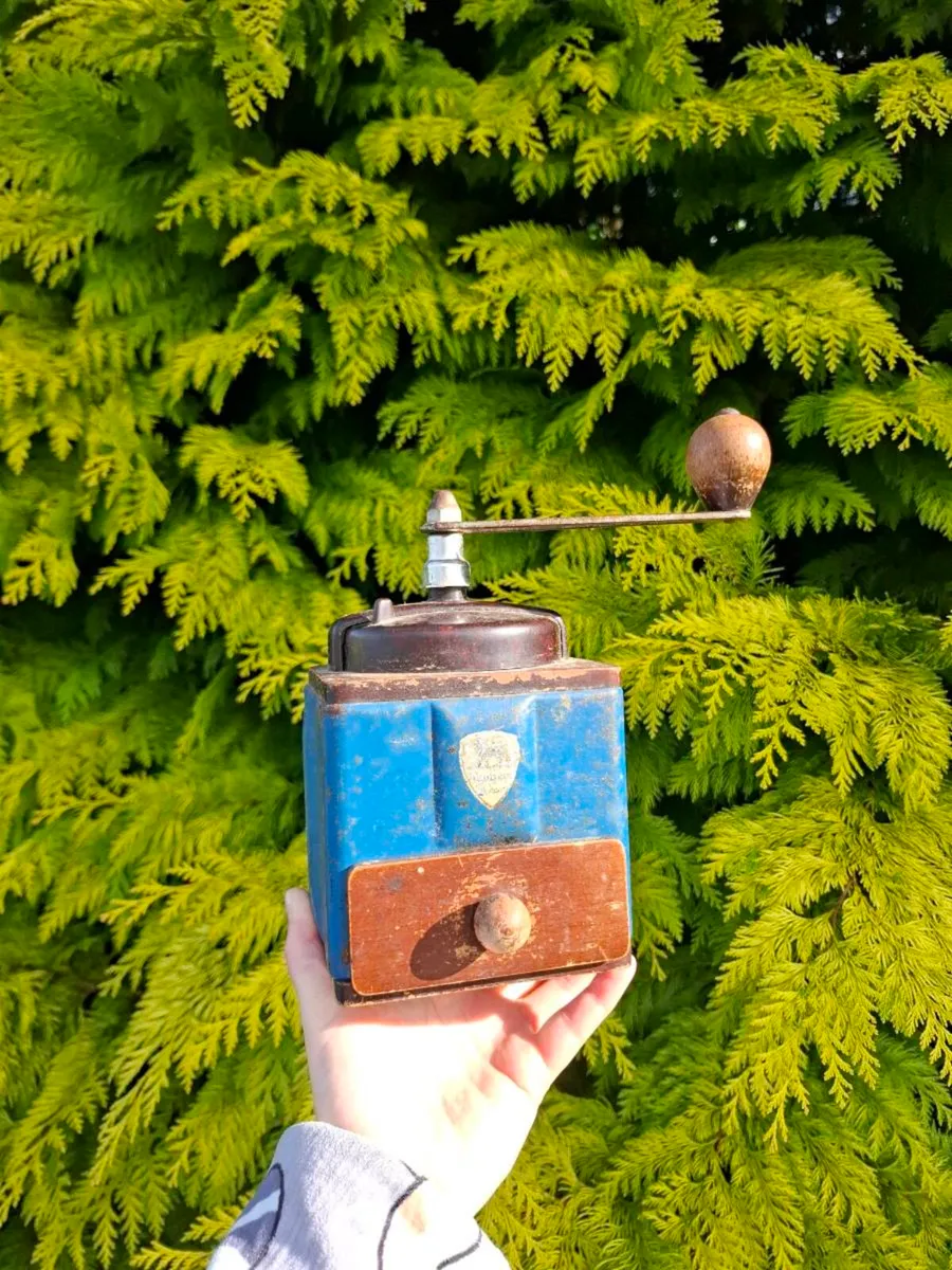 By post only working coffee grinder - Image 1