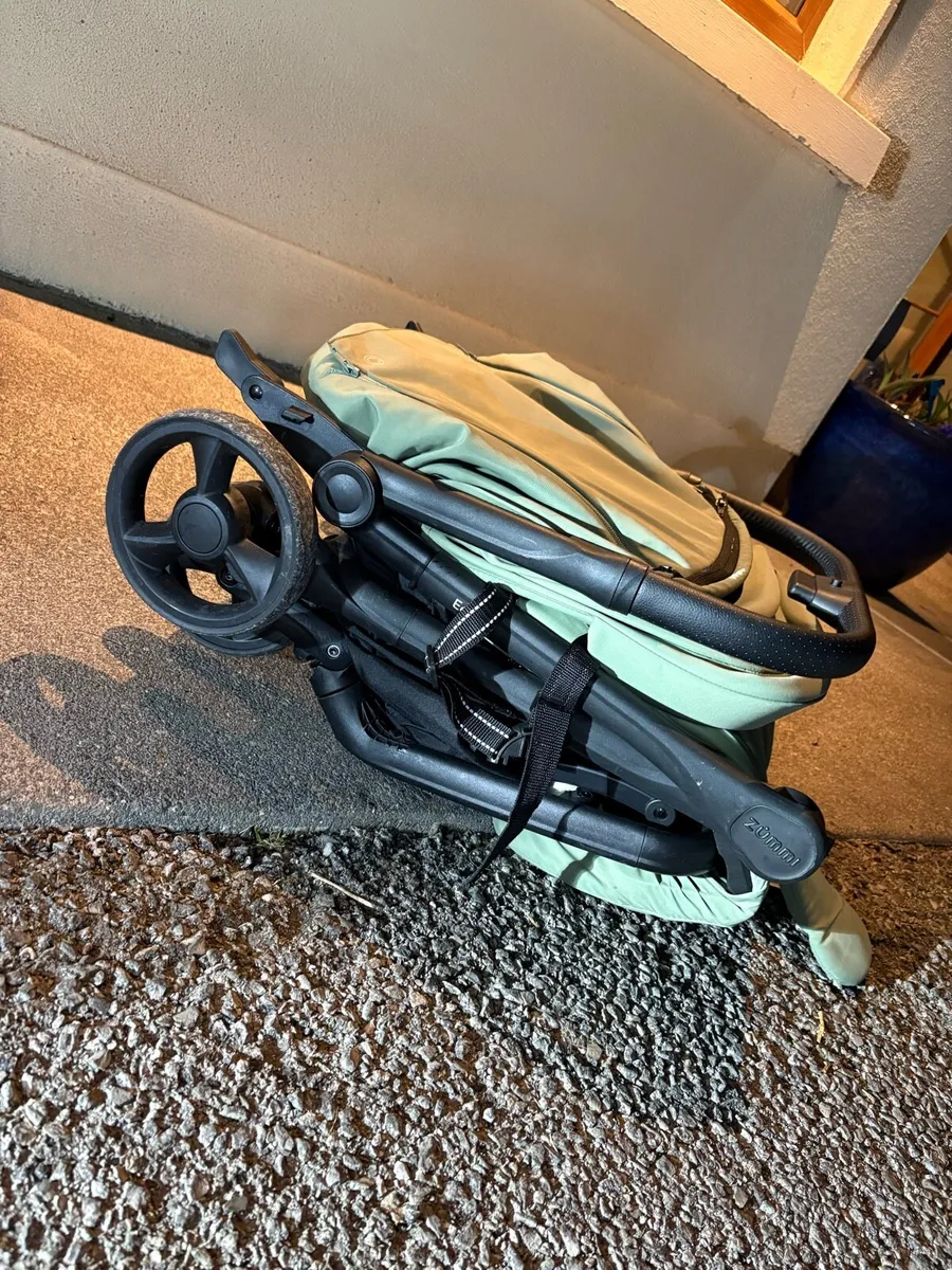 Stroller - Image 2