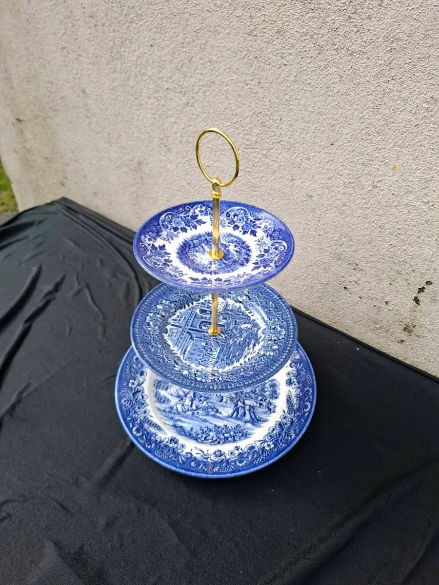 By post only blue 3 tiers homemade cake stand - Image 1