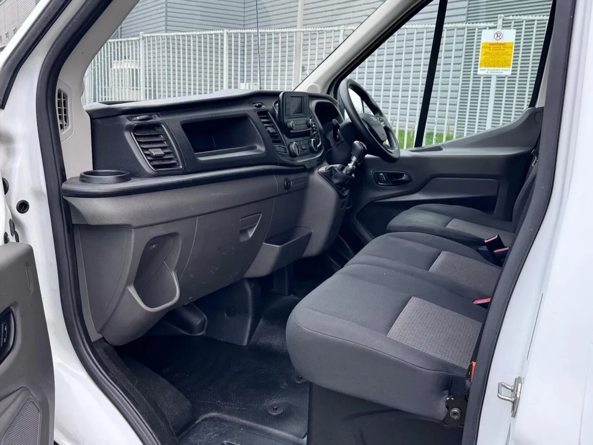 2023 Ford Transit Luton Box Van - Image 3