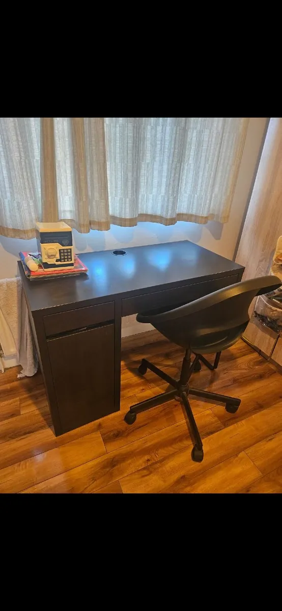 Office desk and chair - Image 2