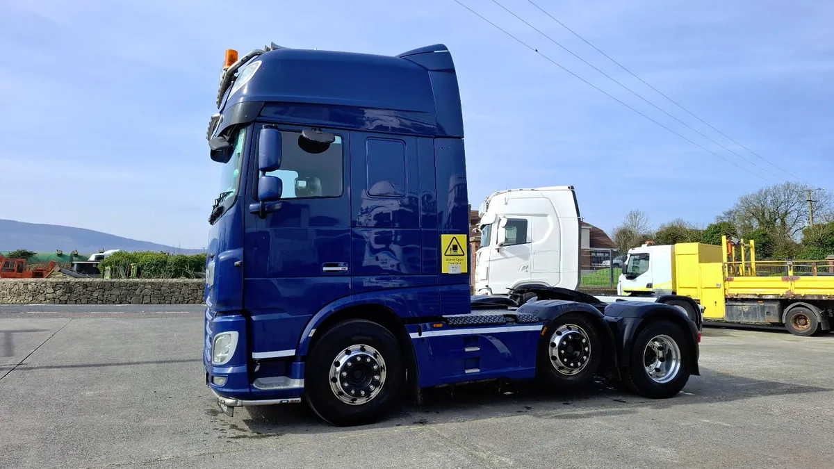 2017 Daf XF 530 Super Space Cab , 65 Ton , 6x2 - Image 4