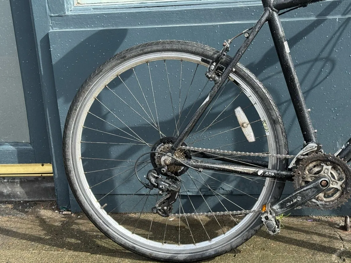 Trek 7.0 FX Hybrid Bike - Image 2