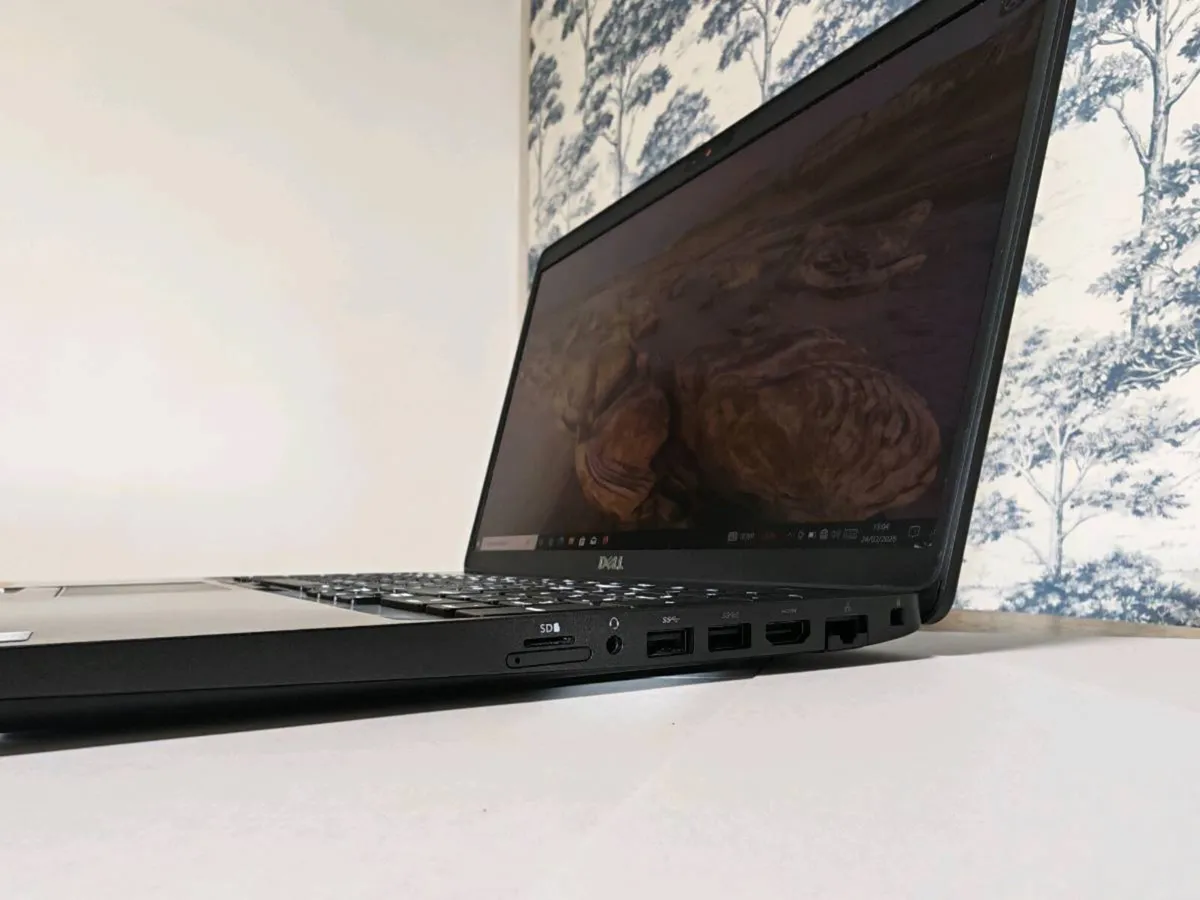 Dell Latitude 5500 i5-8365U 16GB RAM SSD Business - Image 4