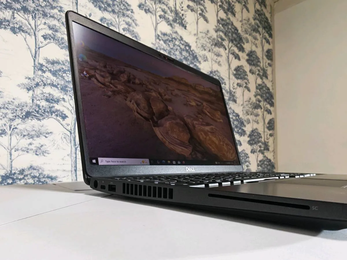 Dell Latitude 5500 i5-8365U 16GB RAM SSD Business - Image 2