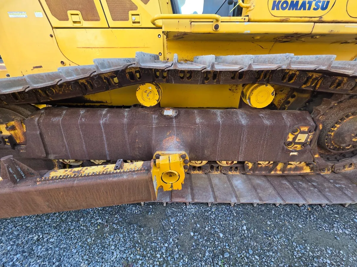 Komatsu D65 PX Bull Dozer - Image 2