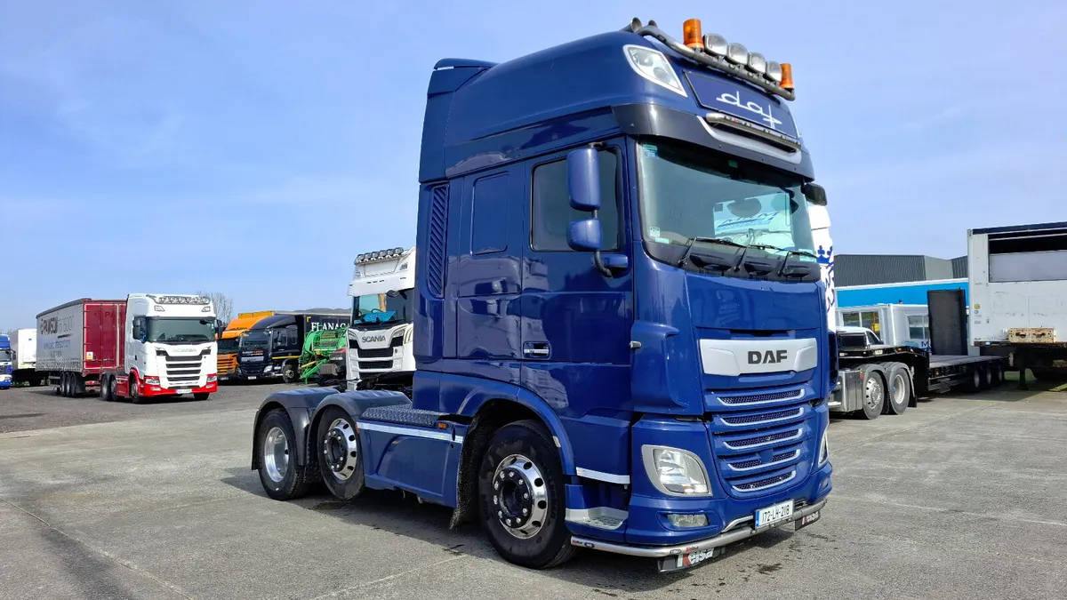 2017 Daf XF 530 Super Space Cab , 65 Ton , 6x2 - Image 1