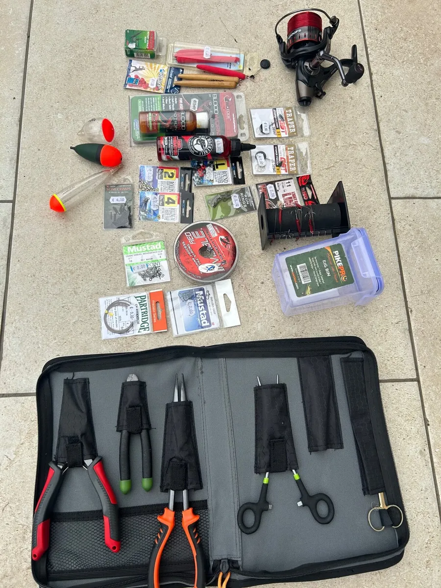 Pike rod, reels, and tackle. Complete set-up - Image 4