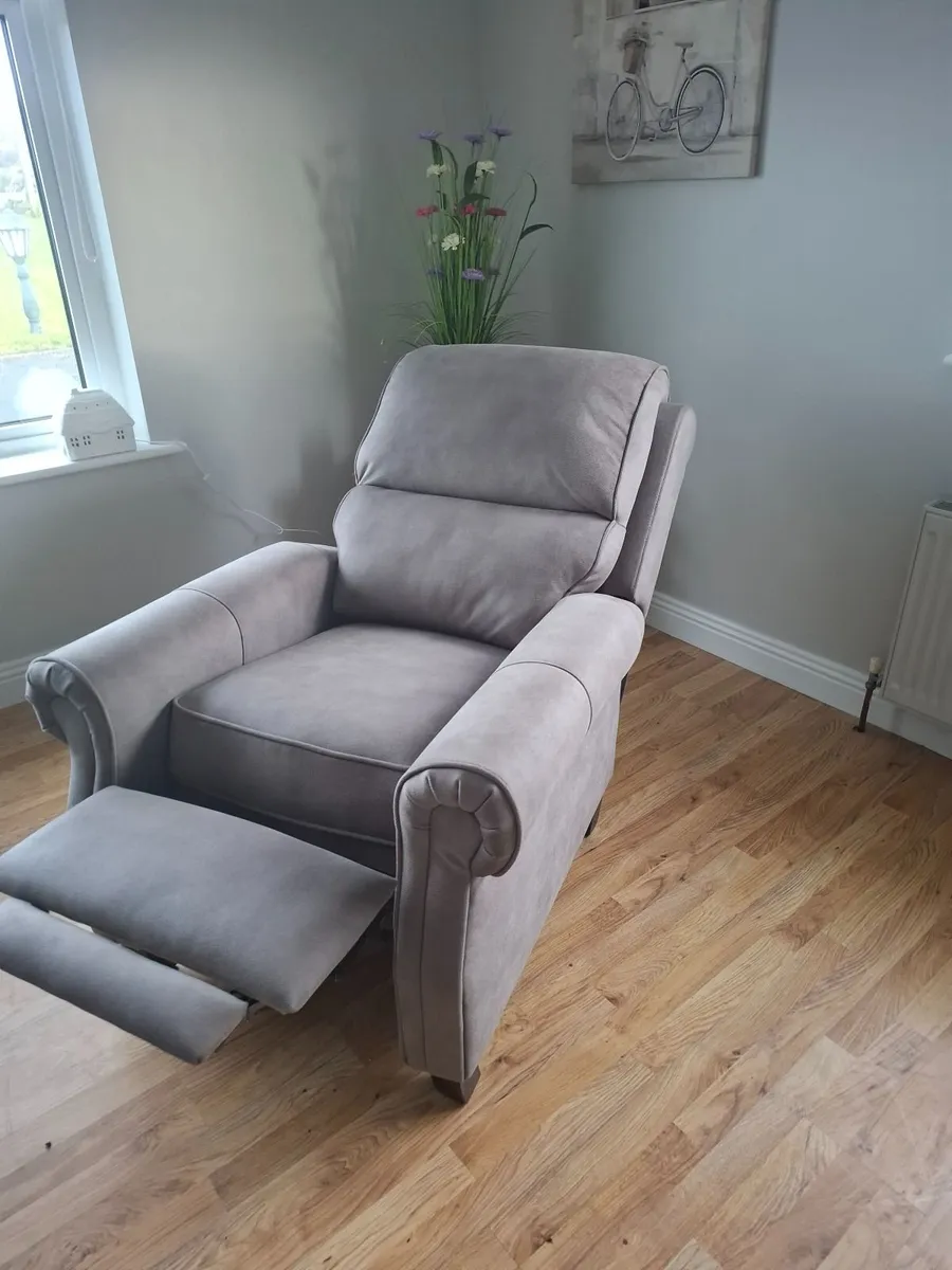 Recliner  chair - Image 2