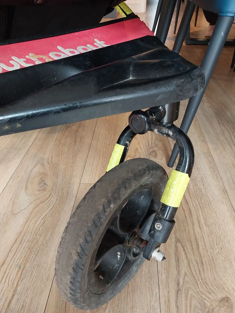 Out n About double Buggy with Carry cot - Image 3