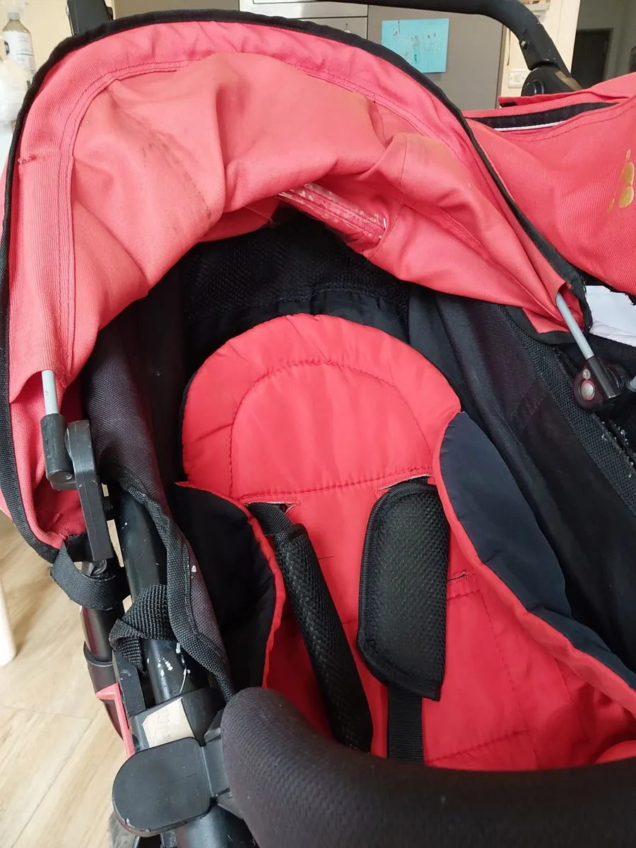 Out n About double Buggy with Carry cot - Image 4