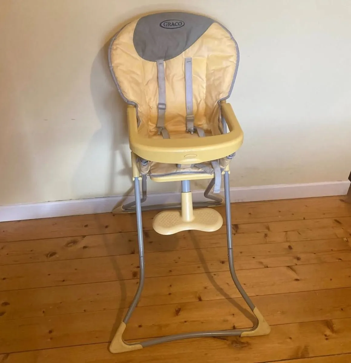 Baby high chair + Removable Tray - Slightly Used - Image 2