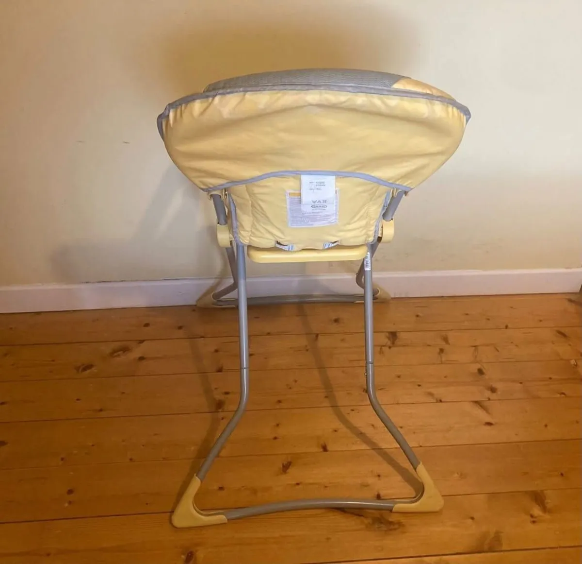 Baby high chair + Removable Tray - Slightly Used - Image 4