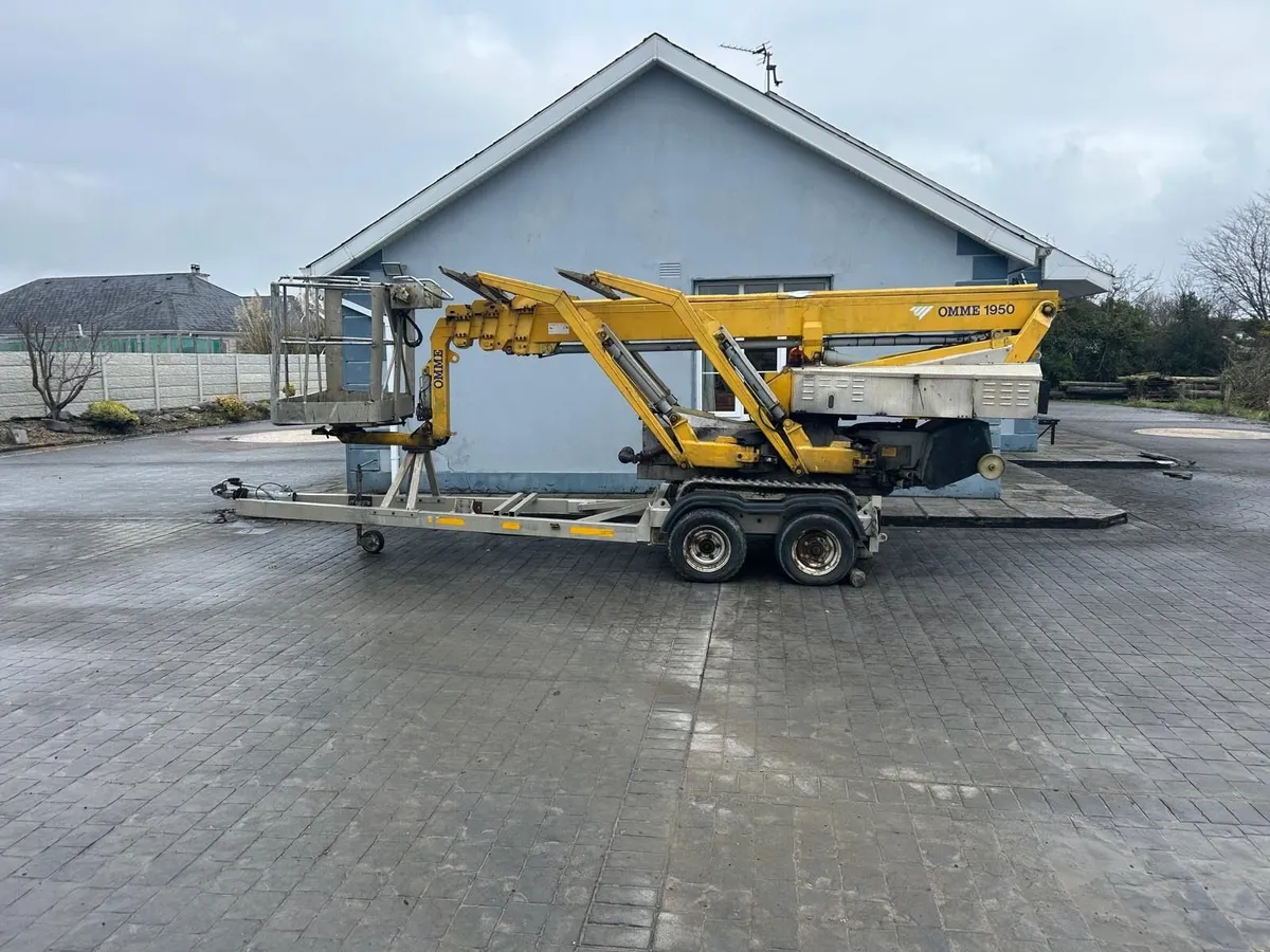 Hoist & Trailer
