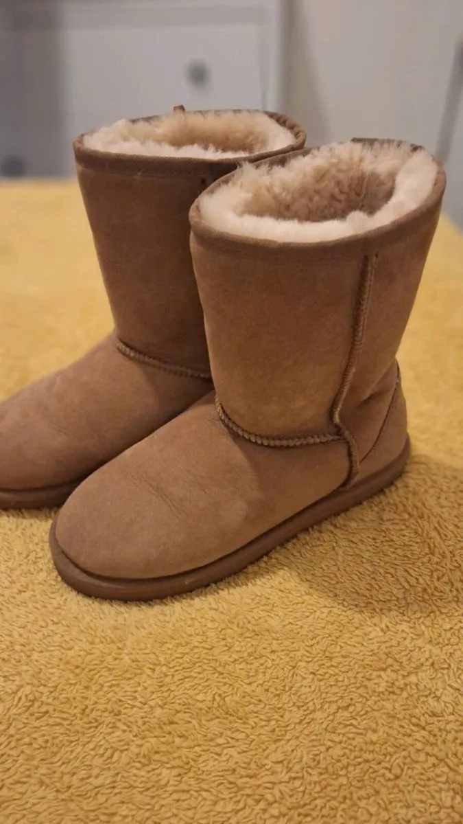 Uggs - Image 2