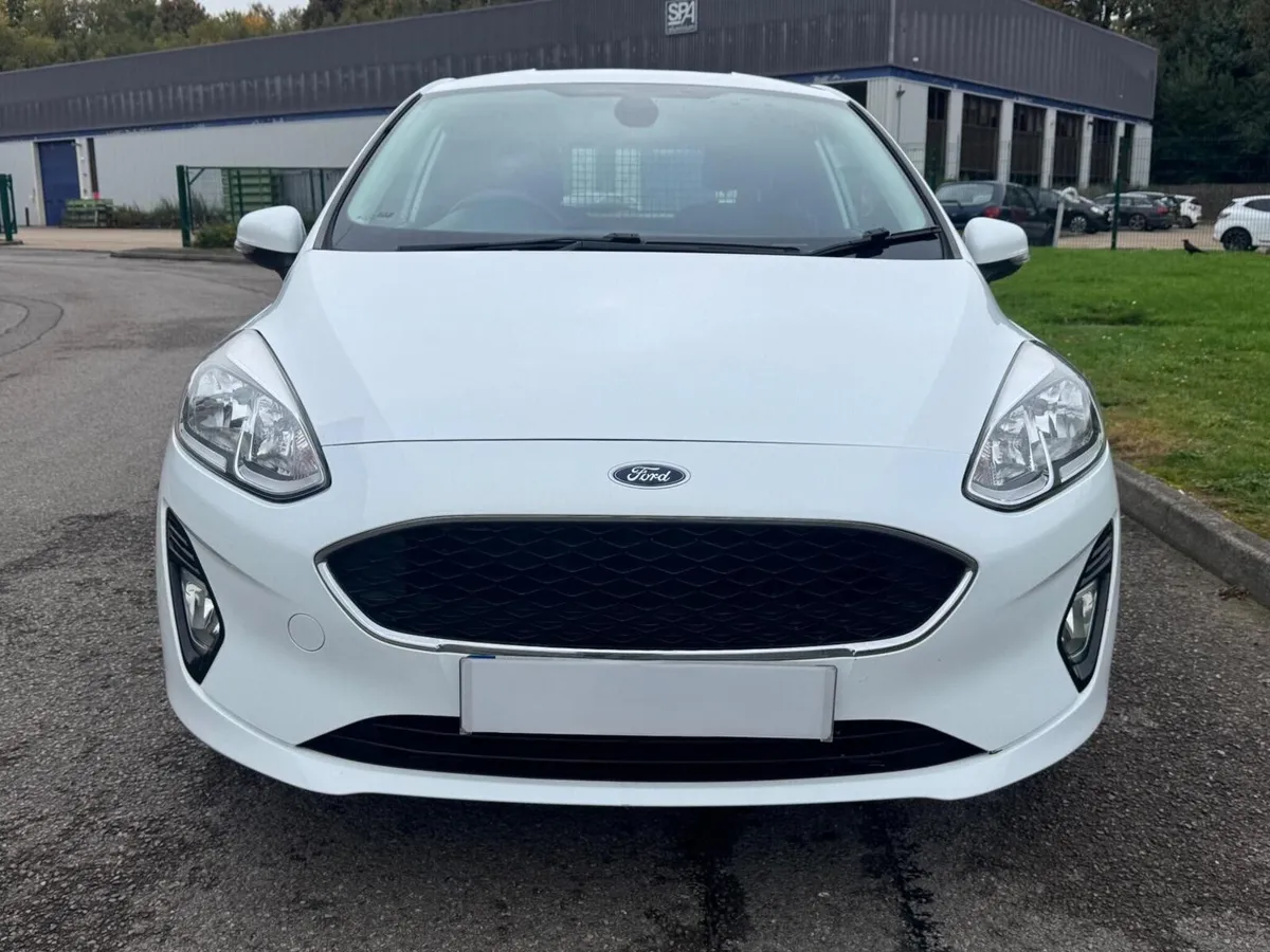 2019 Ford Fiesta Car Derived Van - Image 4