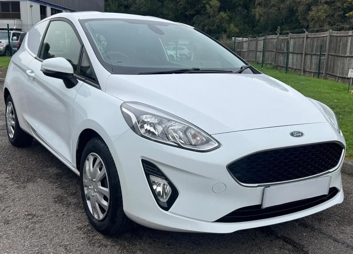 2019 Ford Fiesta Car Derived Van - Image 3