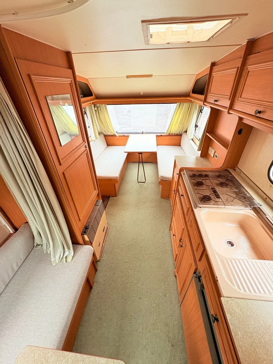 5 berth caravan fab condition - Image 3