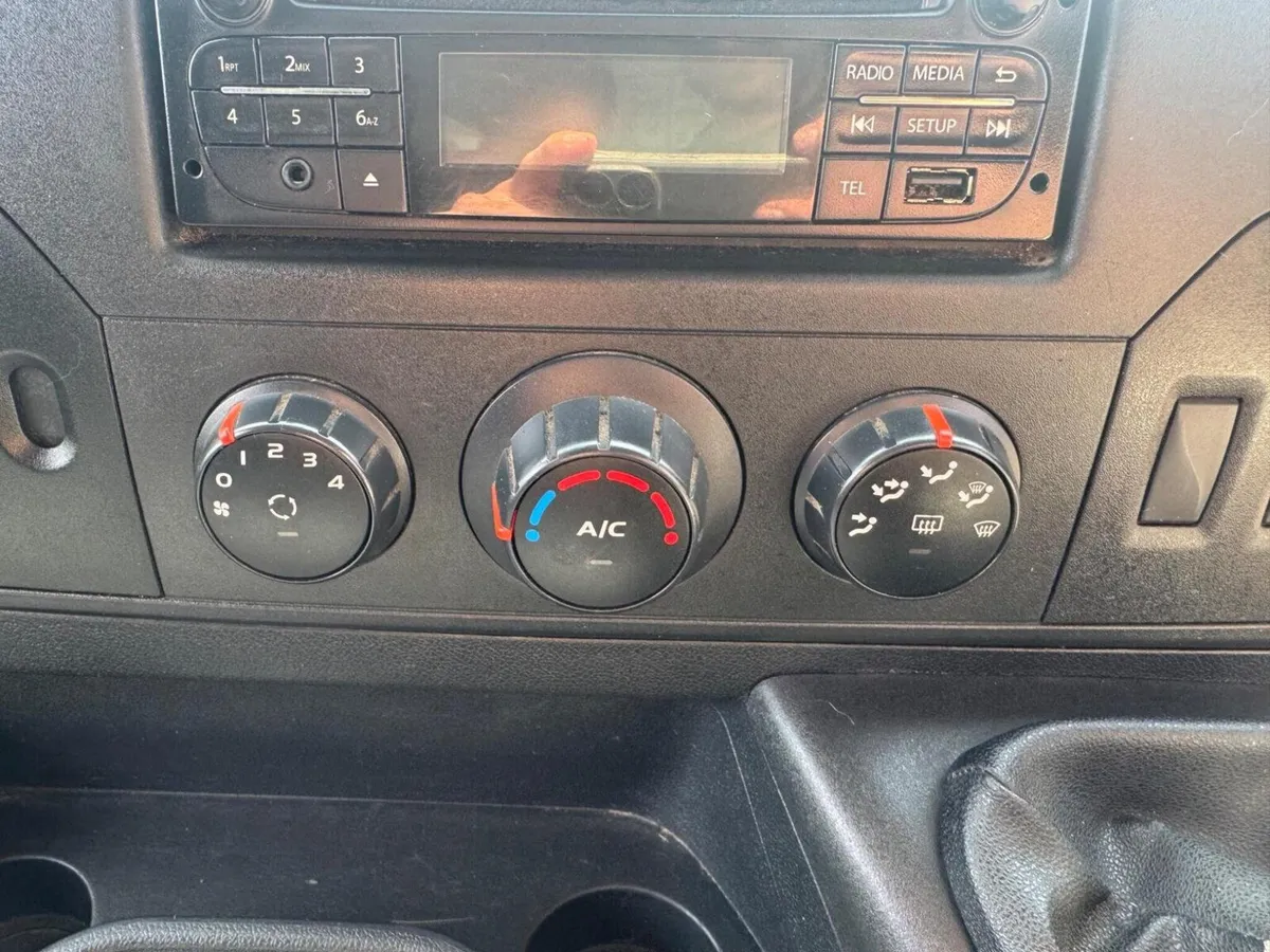 2019 Vauxhall Movano Dropside Van - Image 4