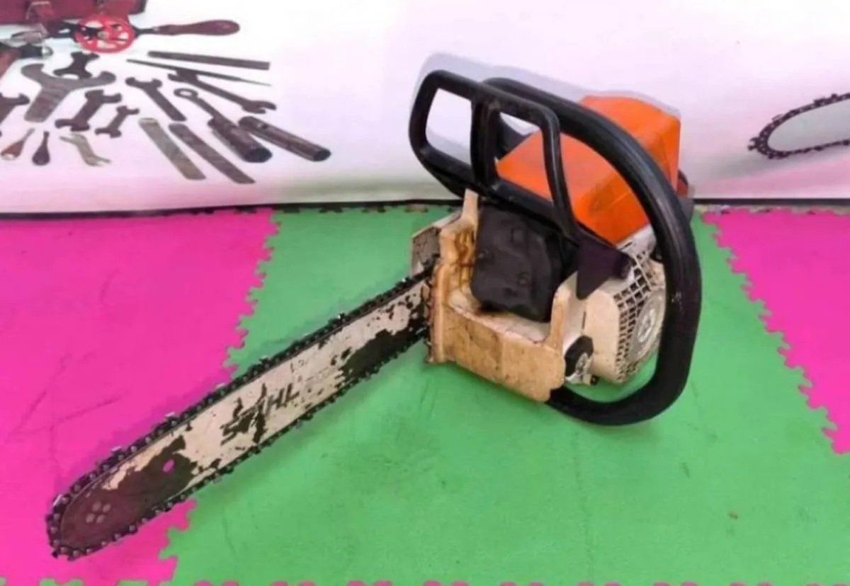STIHL MS250 2 STROKE PETROL CHAINSAW - Image 2