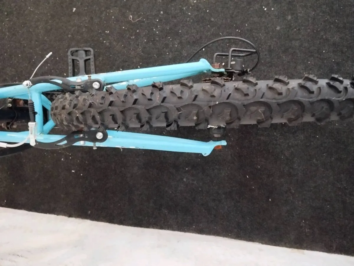 Kids 24inch bike - Image 3