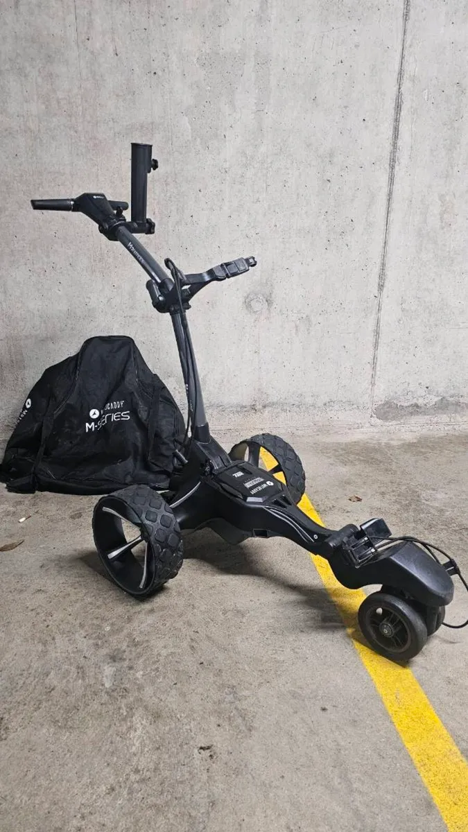 Motocaddy M7 Remote golf trolley - Image 1