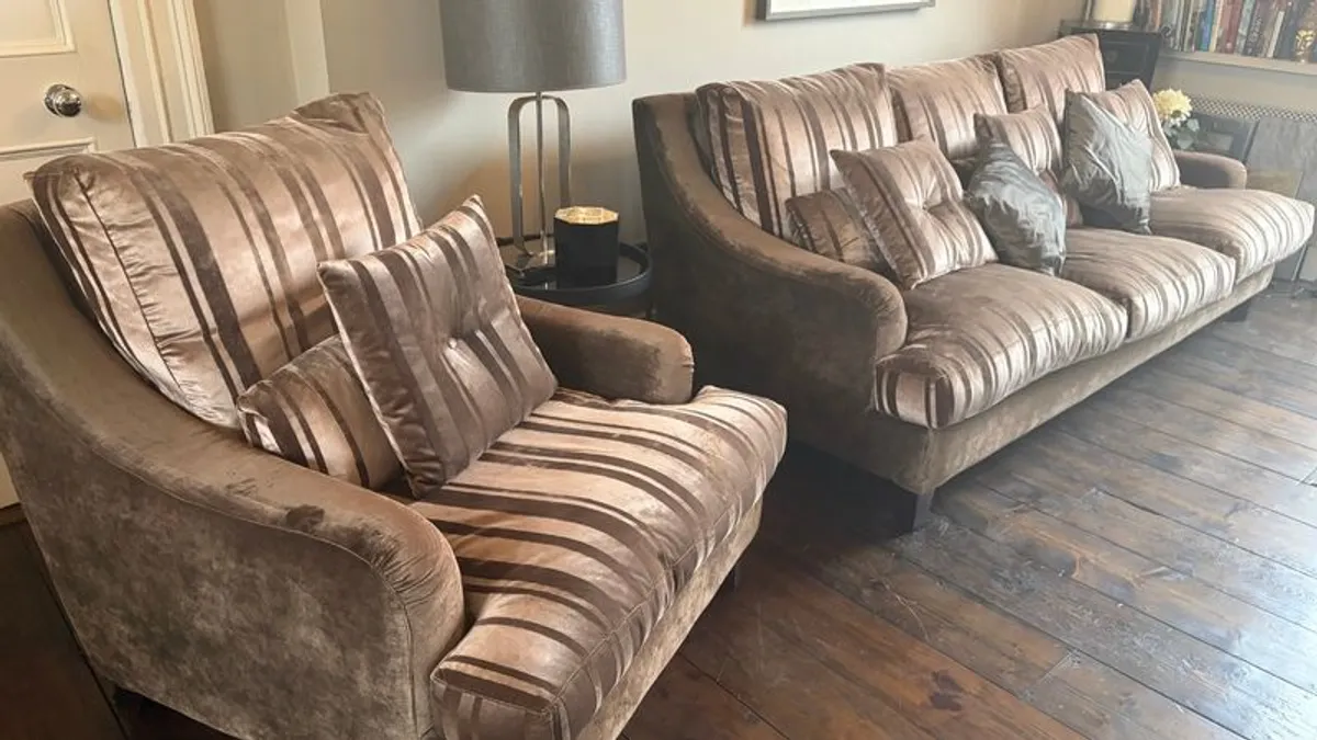 Beautiful Velvet Sofa and Chair as new condition - Image 1