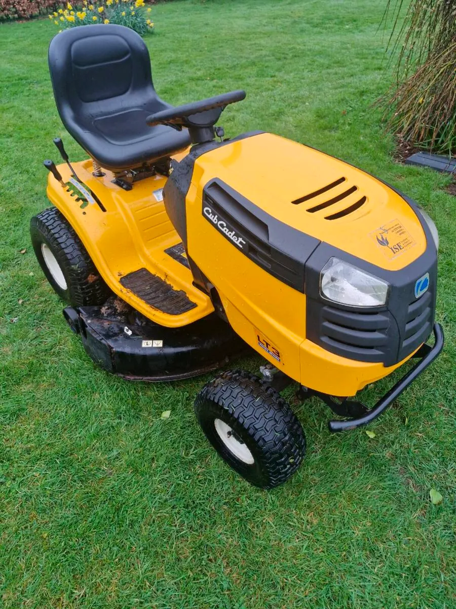 CubCadet ride on mower 2018  Delivery available - Image 4
