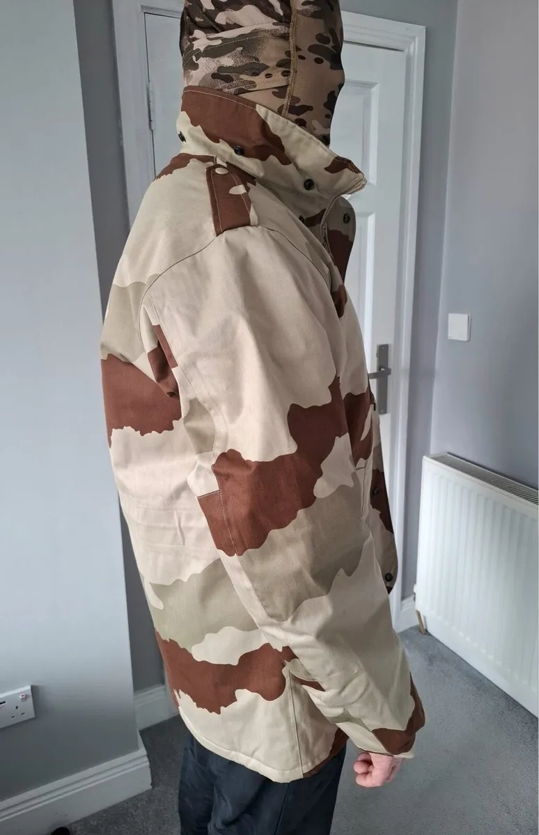 Army Camo Jacket, insulated surplus jacket. New - Image 3