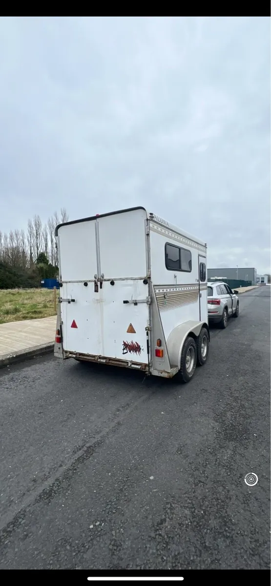 American Style Bison Horse Trailer - Image 3