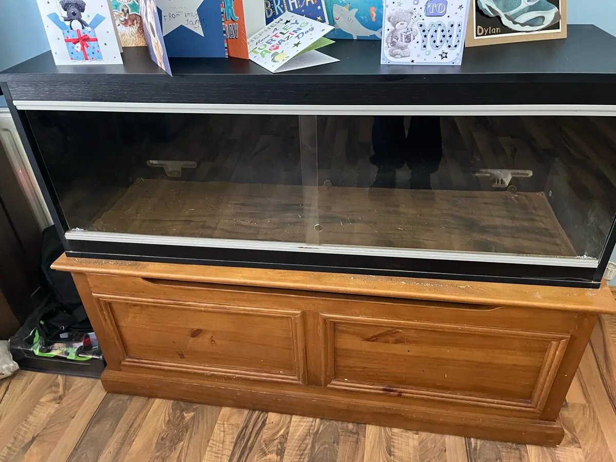 Reptile enclosure - Image 2