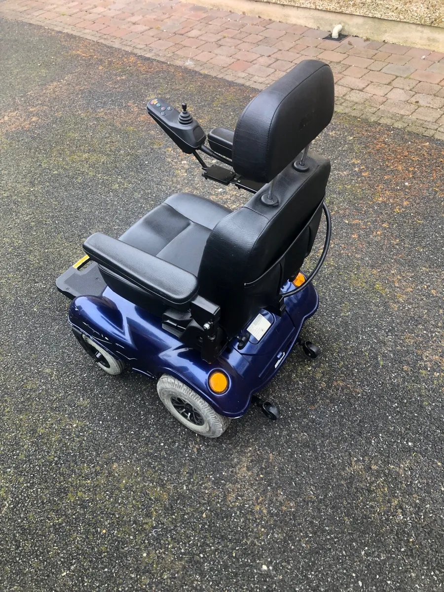 Electric wheelchair - Image 3